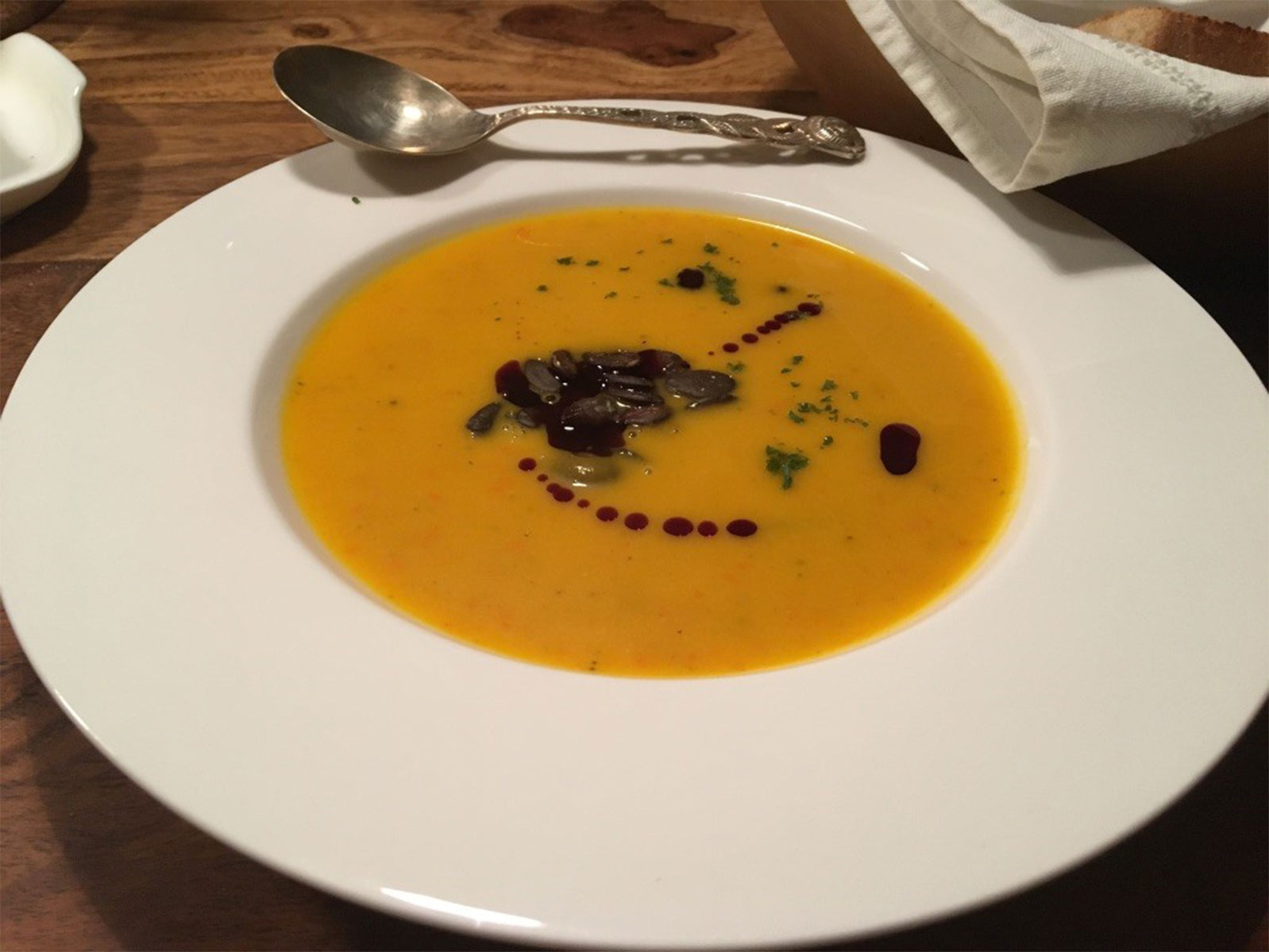 Ayurveda suppenrezept WÜRZIGE KÜRBISCREMESUPPE WÄRMEND, AUSGLEICHEND, SCHNELL UND EINFACH