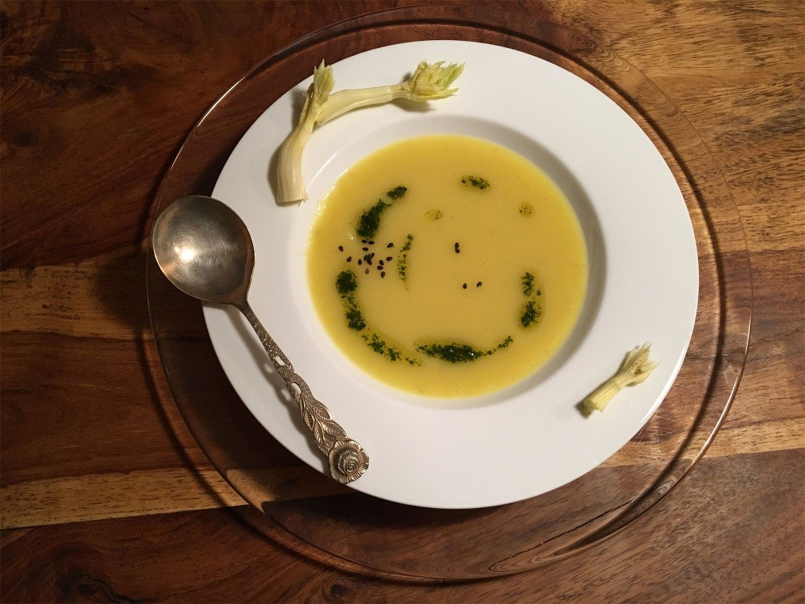 Ayurveda Suppenrezepte WURZELGEMÜSESUPPE MIT PETERSILIENÖL von ayurveda at home in Salzburg