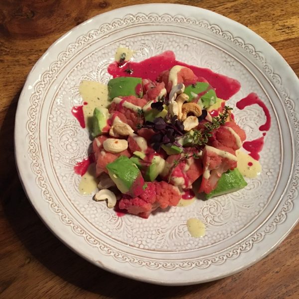 PINK BLUMENKOHLSALAT MIT AYURVEDA-MAYO